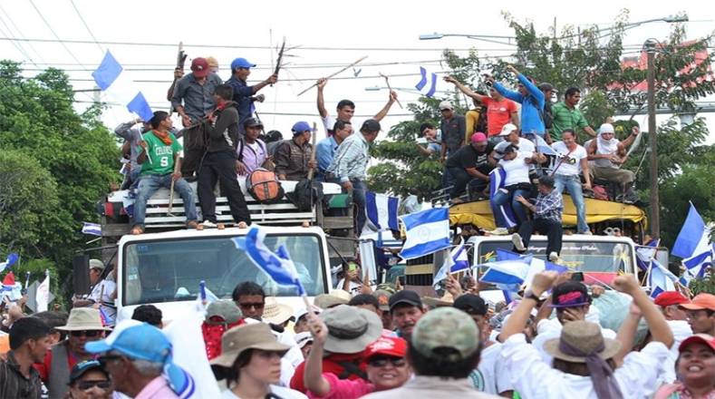 Mientras la juventud sandinista marchó en paz por el crecimiento económico del país centroamericano, sectores de la oposición promovieron acciones de calle contra las políticas de Gobierno de Daniel Ortega.