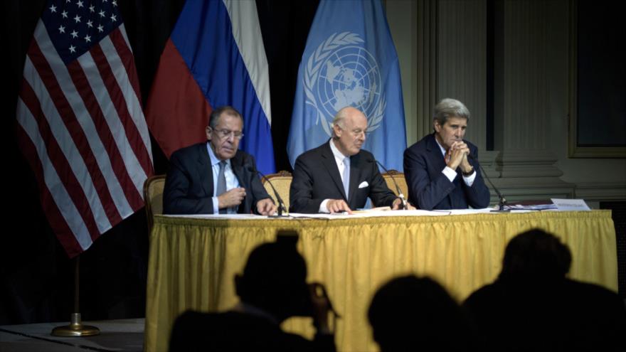 La semana pasada, durante la reunión en Viena, Lavrov enfatizó que su Gobierno aboga por una salida pacífica del conflicto armado en Siria.