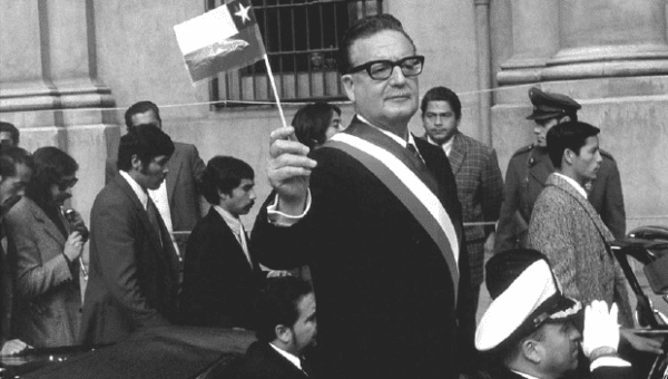 Salvador Allende con la banda presidencial, el 4 de noviembre de 1970.