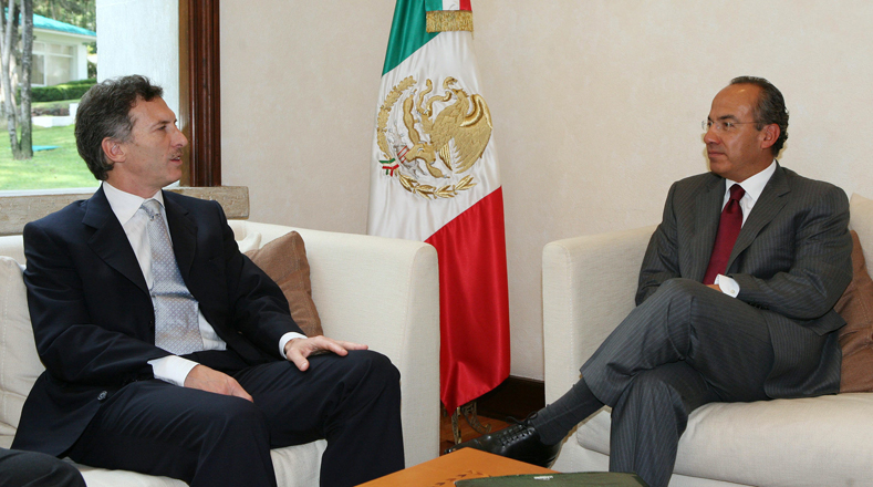 Macri se reunió el 25 de noviembre de 2008 con el presidente de México, Félipe Calderón, para profundizar la "integración de América Latina".