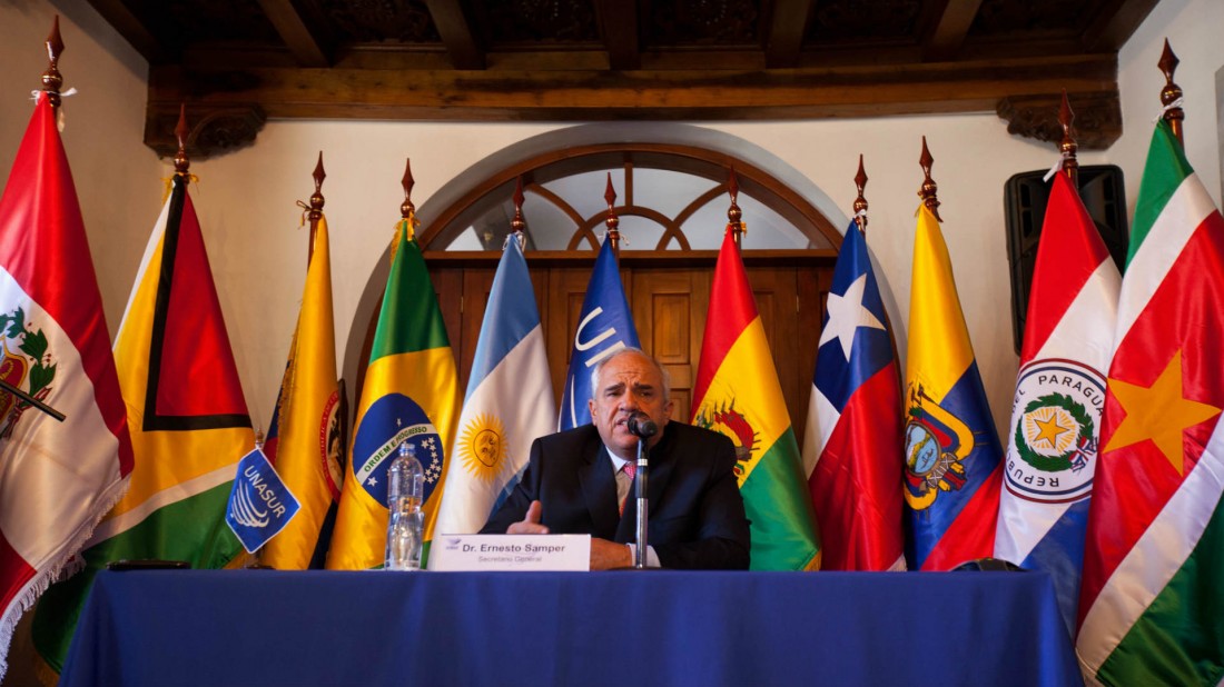 El organismo, dirigido por Ernesto Samper, aprobó la misión electoral por consenso.