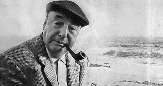 El escritor chileno Pablo Neruda siempre defendió las políticas de izquierda y era un afecto al presidente de Chile, Salvador Allende.