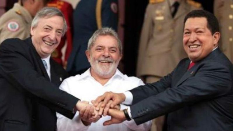 Néstor Kirchner, Lula Da Silva y Hugo Chávez dieron un golpe contundente al ALCA impulsado por George W. Bush.