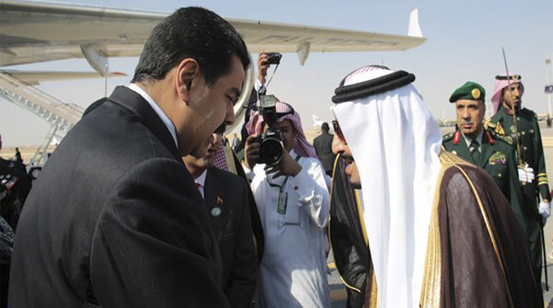 La delegación venezolana es recibida en Riad, Arabia Saudita, antes del inicio de la cumbre ASPA.
