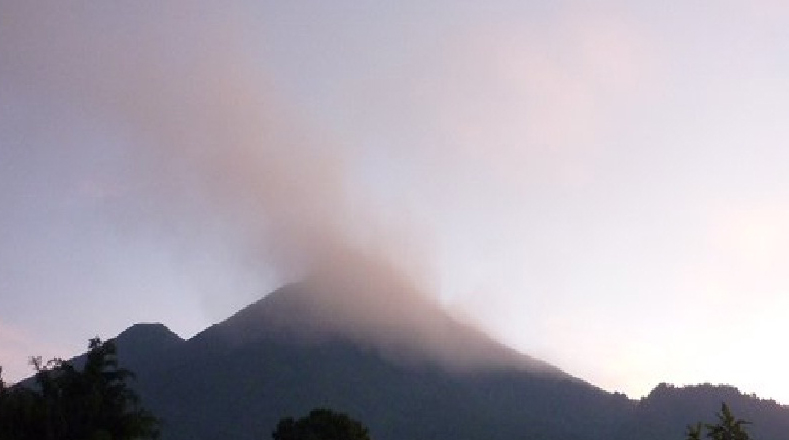 El de Fuego es uno de los tres volcanes que continúan activos en el país.