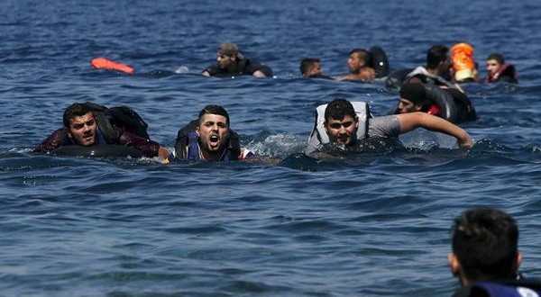 De las 14 víctimas del naufragio en costas turcas, al menos siete eran niños, según informaron las autoridades locales.