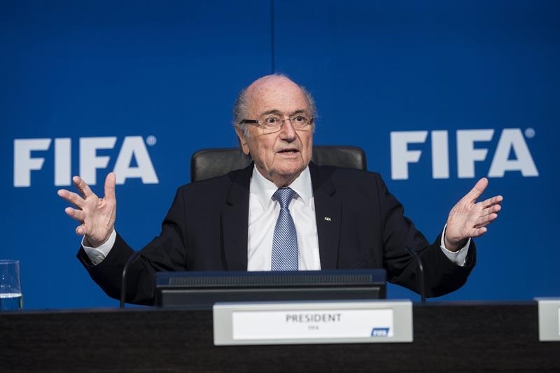 Joseph Blatter suspendió la semana pasada su agenda de trabajo por el malestar.