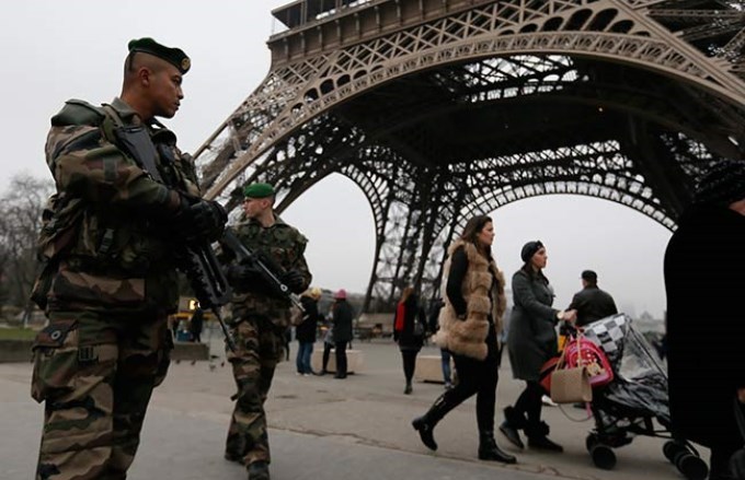 Las medidas de seguridad se han intensificado ante la posible amenaza de nuevos ataques contra la capital francesa.