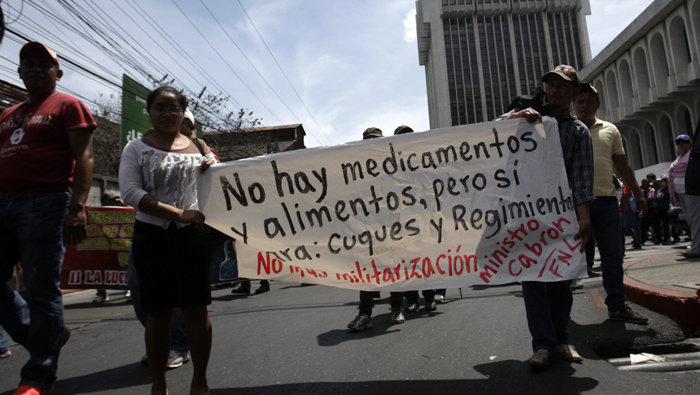 Miles de guatemaltecos están afectados por la crisis de salud en el país.