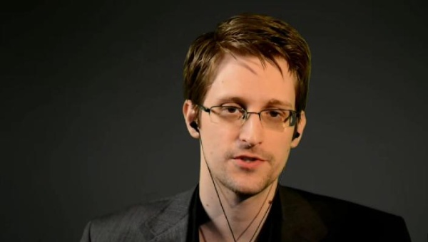 Edward Snowden filtró documentos en 2013 que revelaban que la NSA y la CIA infiltraron agentes dentro de organizaciones terroristas.
