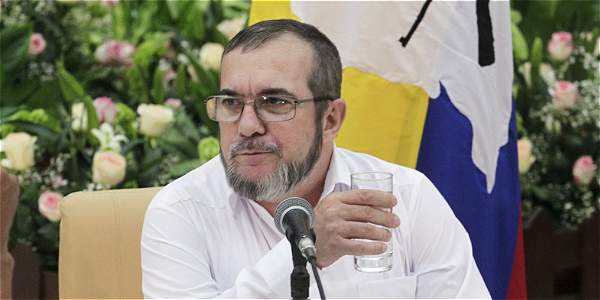 El líder de la guerrilla asegura que el Gobierno colombiano aplica una estrategia para retrasar el acuerdo definitivo que ponga fin al conflicto armado en el país.