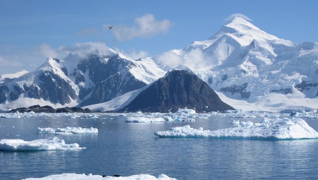 Investigadores de la primera expedición colombiana realizada este año al Polo Sur explicaron cómo el deshielo de este continente afecta a países del trópico.