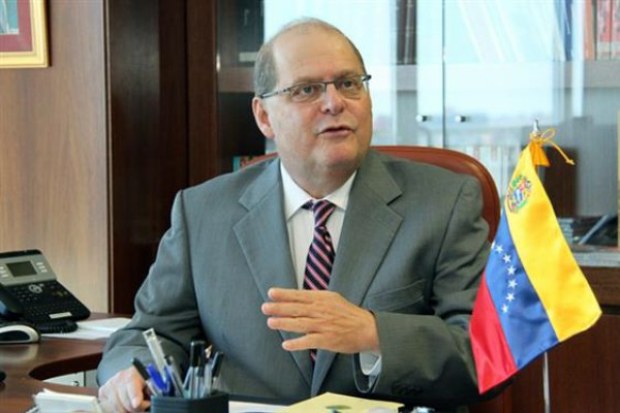El embajador venezolano ante la OEA acusó a Luis Almagro de tener 