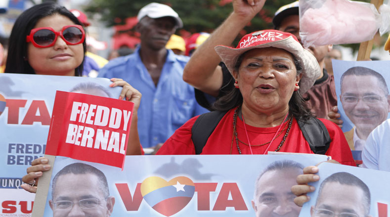 La militancia femenina de la revolución salió a respaldar con entusiasmo a sus candidatos con miras a obtener la mayoría en el parlamento venezolano.