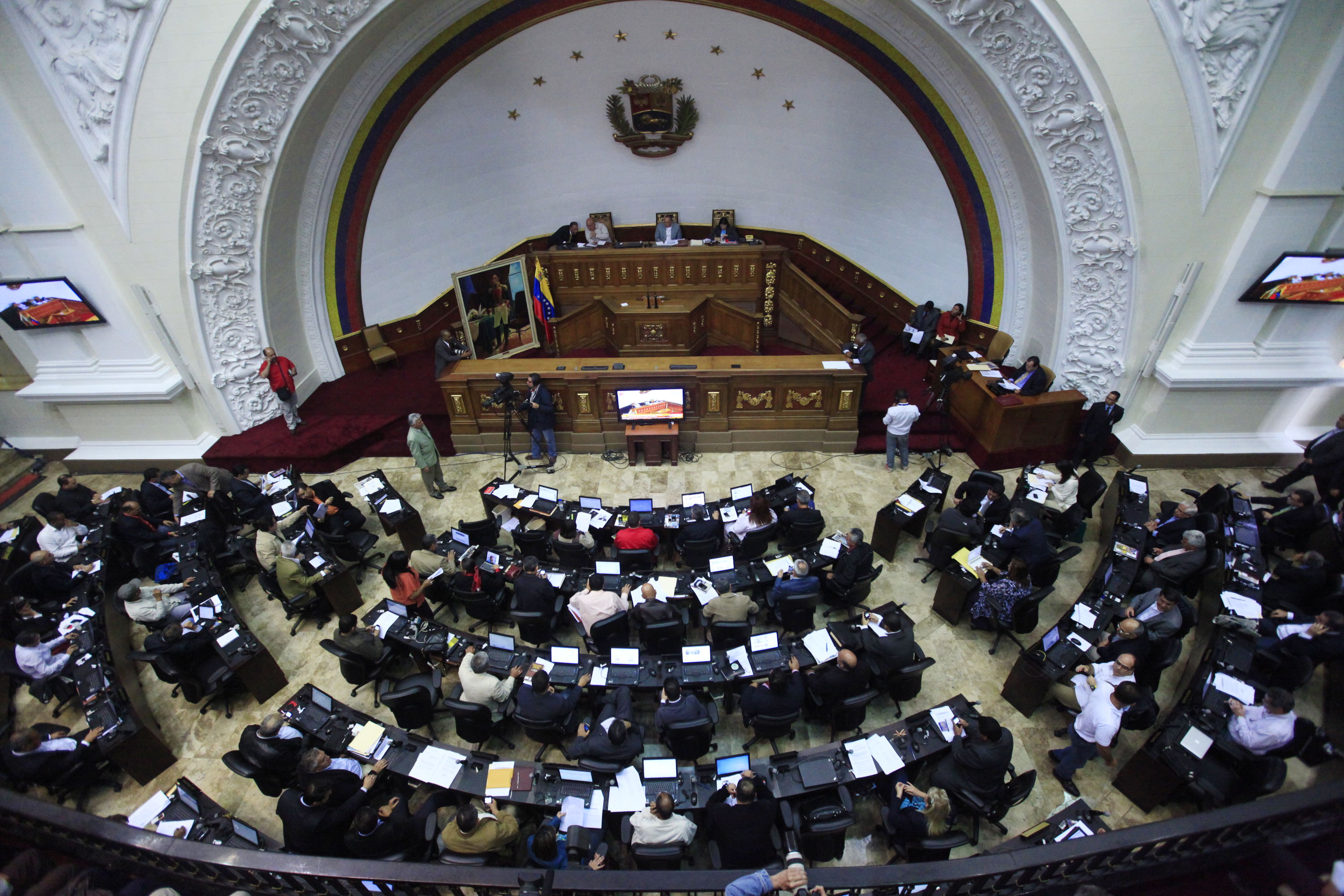 La Asamblea Nacional garantiza el ordenamiento jurídico del país.