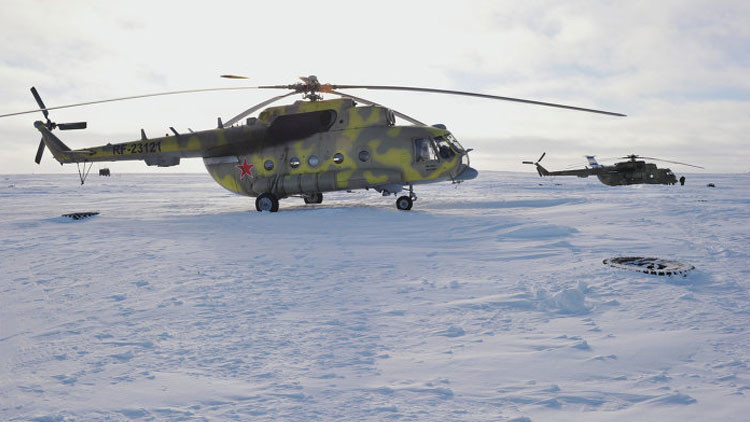 Primeros helicópteros militares en la plataforma del Ártico