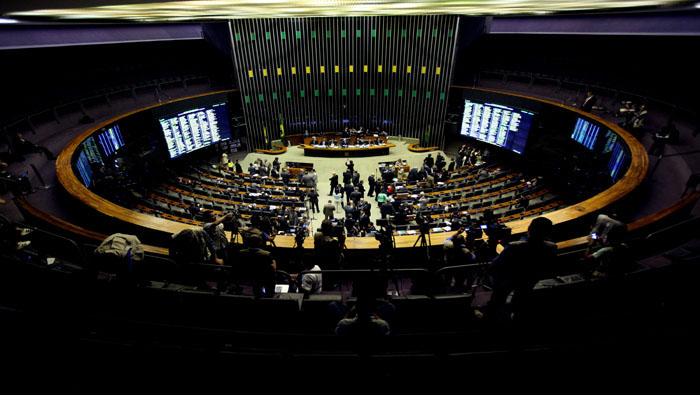 Los diputados de la oposición lograron incluir una segunda lista en la comisión que analizará el pedido de juicio político contra Rousseff.