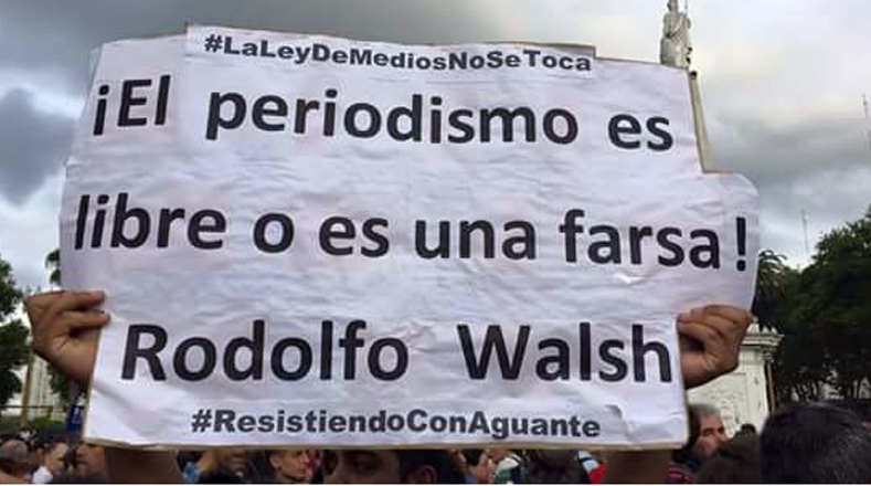 #LaLeyDeMediosNoSeToca es el lema de la primera manifestación que enfrenta el presidente de Argentina, Mauricio Macri a pocos días de haber asumido su cargo como jefe de Estado.
