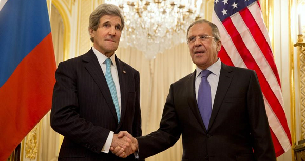 Los diplomáticos John Kerry (izq) y Serguéi Lavrov (der.) sostuvieron un encuentro este jueves en Alemania.