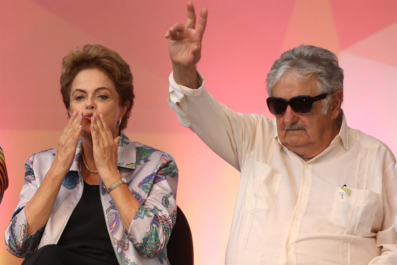 El expresidente uruguayoJosé Mujica inauguró hoy junto a la presidenta brasileña Dilma Rousseff la Conferencia de la Juventud.