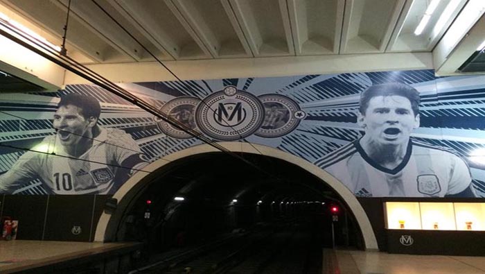 Artistas rinden homenaje a Messi en el metro de Buenos Aires