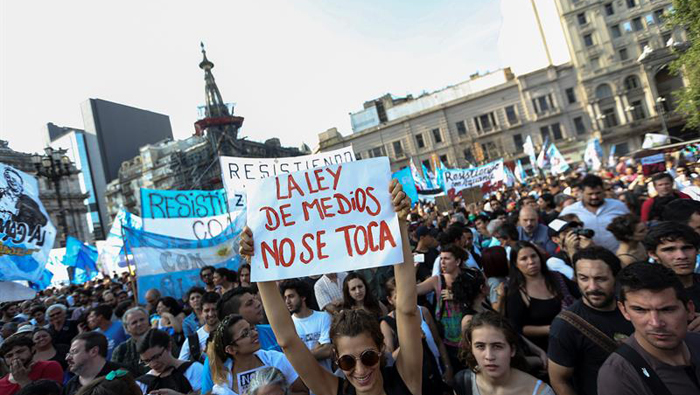 Miles de personas se movilizaron el pasado jueves en Argentina para defender la Ley de Medios.