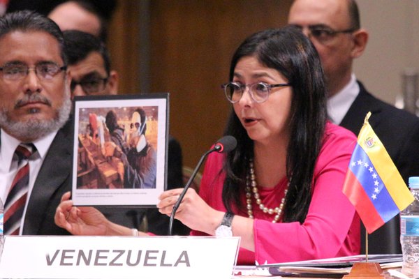 Las circunstancias que llevaron a López a la cárcel fueron recordadas por la canciller venezolana, Delcy Rodríguez, al momento de responderle a Macri durante la Cumbre del Mercosur.