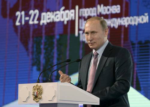 El presidente de Rusia, Vladimir Putin, al presidir el foro Internet-Economía, ayer en Moscú
