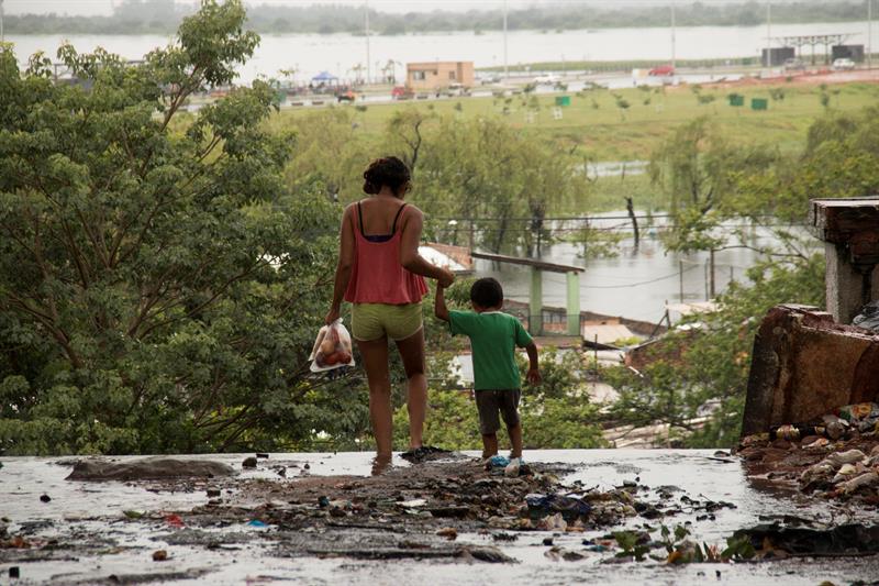 Paraguay ha sido el país más afectado por las inundaciones. Más de 130 mil personas resultaron desplazadas y cuatro perdieron la vida.