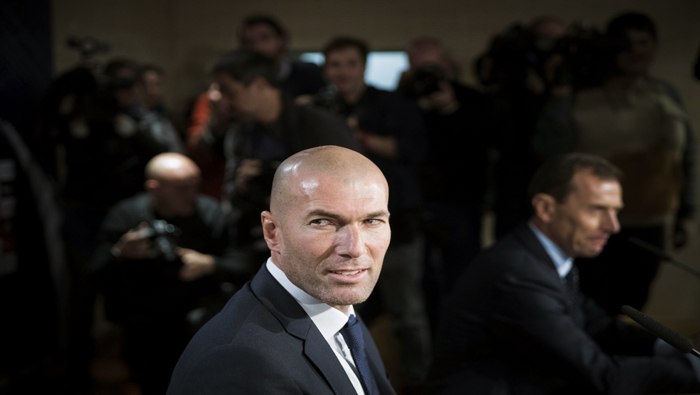 El francés Zinedine Zidane durante la rueda de prensa ofrecida este martes durante su presentación como nuevo técnico del equipo.