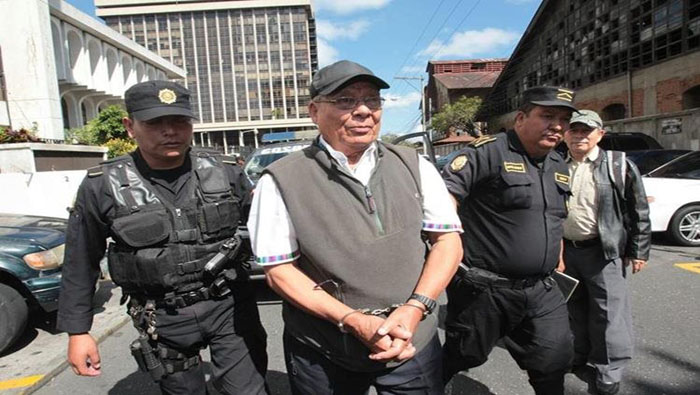 El exjefe del Estado Mayor General del Ejército, Manuel Lucas García, fue detenido durante un operativo.