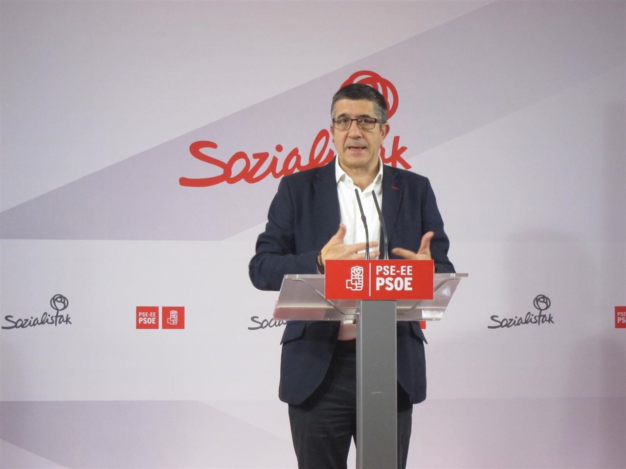 López asegura que Podemos y PSOE tienen propuestas parecidas en algunos asuntos.