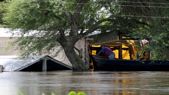El pasado 5 de enero el Gobierno paraguayo recomendó la evacuación de unos 7 mil habitantes de la ciudad de Alberdi, en la frontera con Argentina, debido a la subida del río Paraguay.
