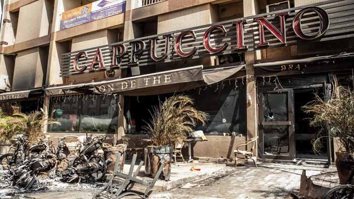 Tres miembros del Estado Islámico perpetraron el ataque en el Café Cappuccino y el hotel Splendid.