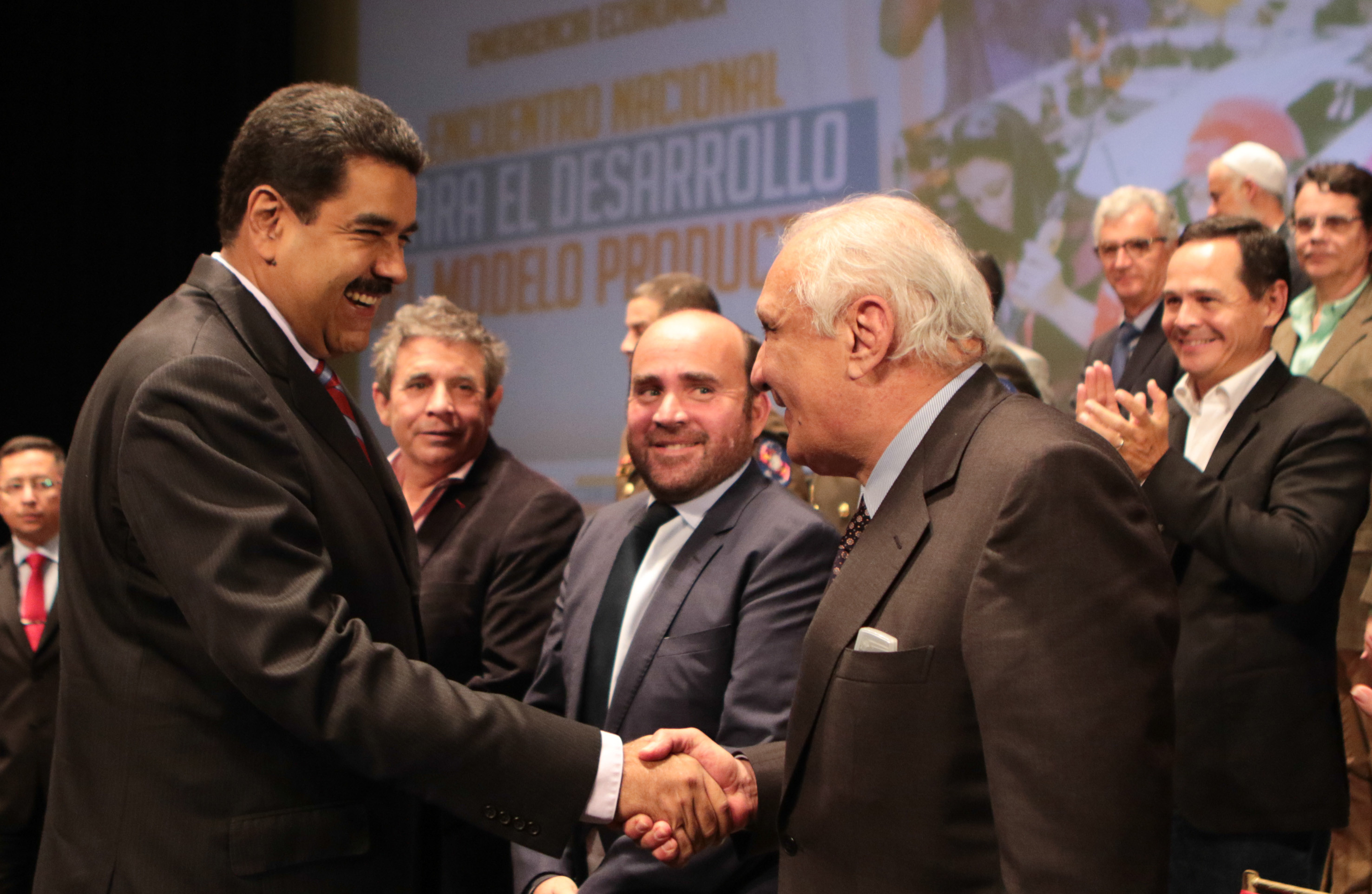 Empresarios venezolanos aportarán al nuevo modelo productivo al servicio del pueblo.