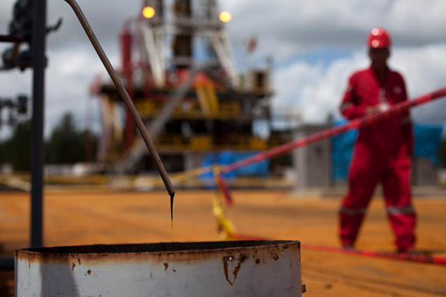Ecuador y Venezuela se unen en defensa de la estabilidad del precio del petróleo.