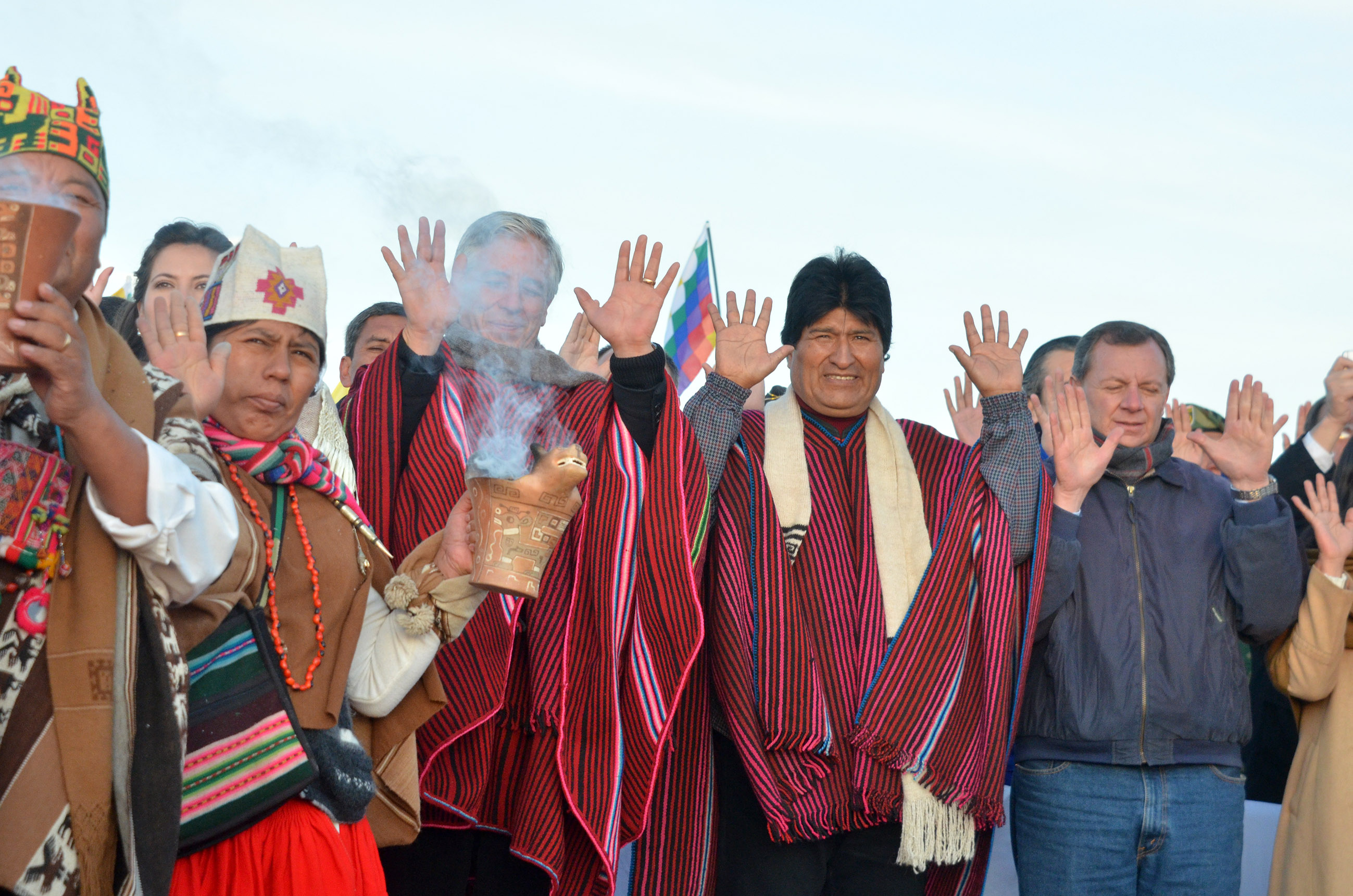 El presidente de Bolivia, Evo Morales arriba a 10 años de mandato, en medio de lucha social y conspiraciones en su contra.