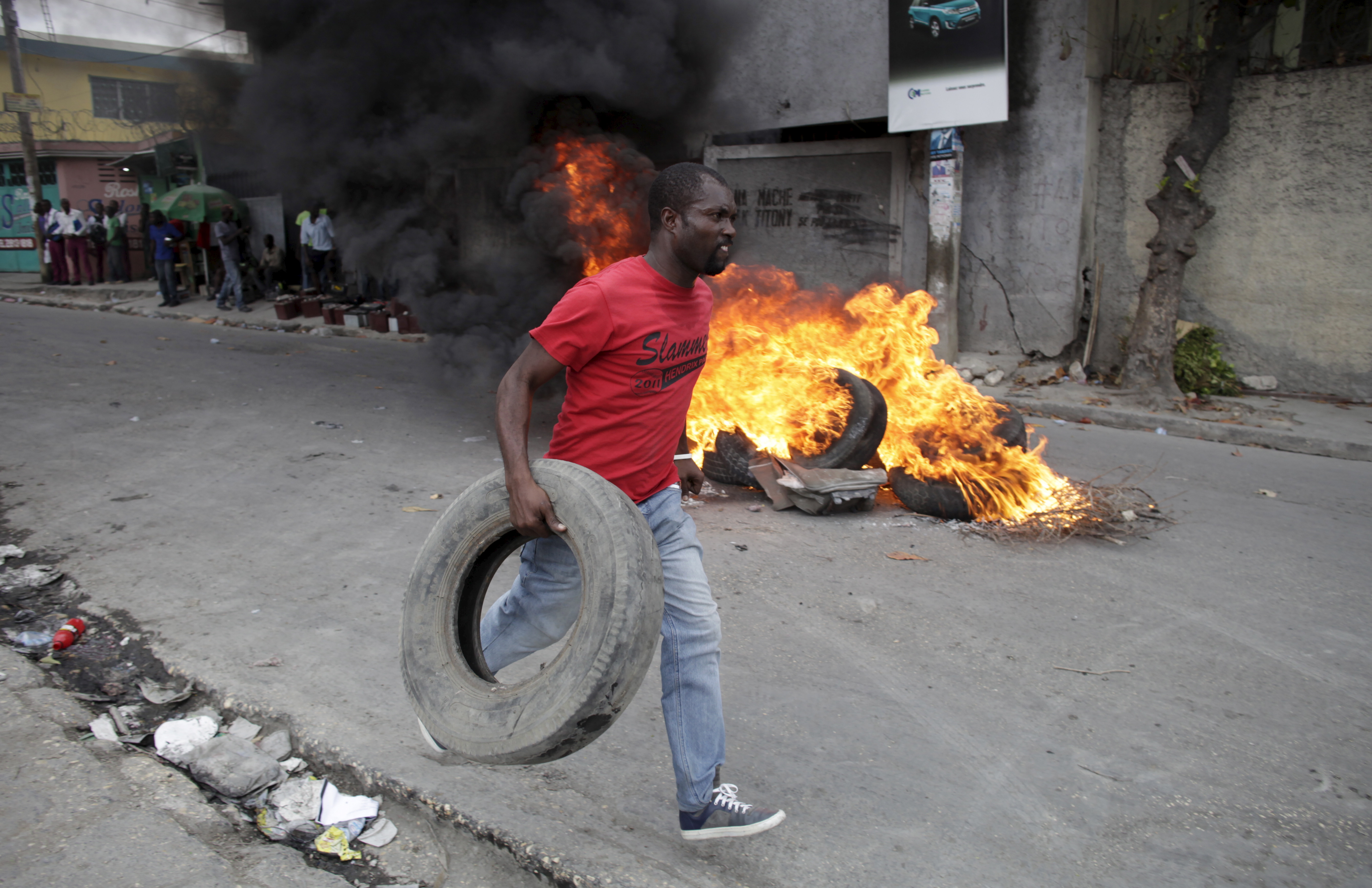 Las protestas en Haití se mantienen y obligaron la suspensión de la segunda vuelta de los comicios presidenciales prevista para este domingo.