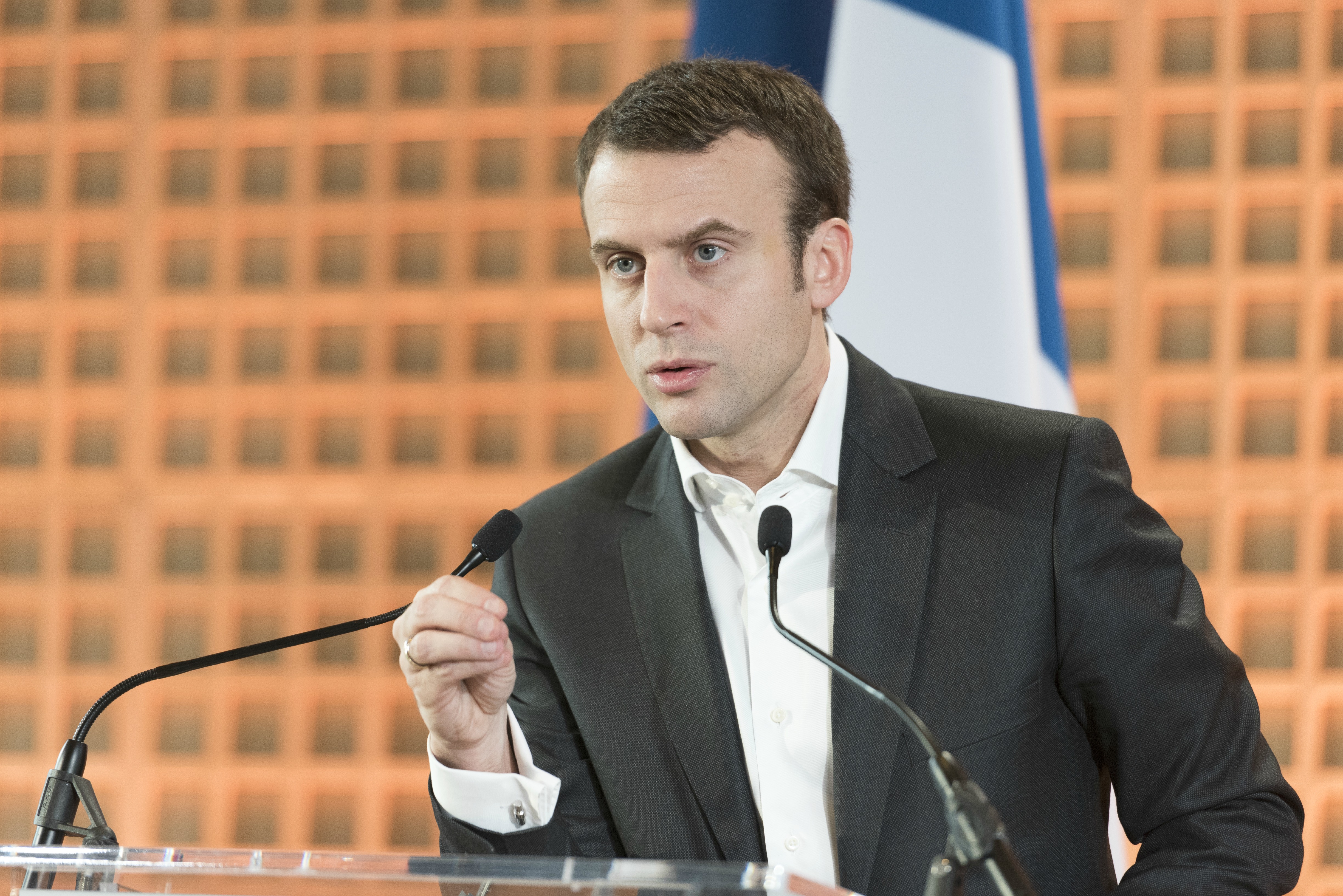El ministro de Economía y Finanzas francés dijo que podrían levantar las sanciones contra Rusia en el verano