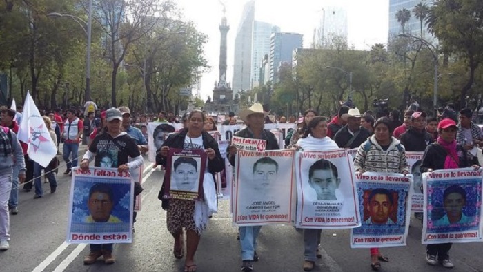 Familiares de los desaparecidos llamaron a unirse a las manifestaciones que realizan los días 26 de cada mes