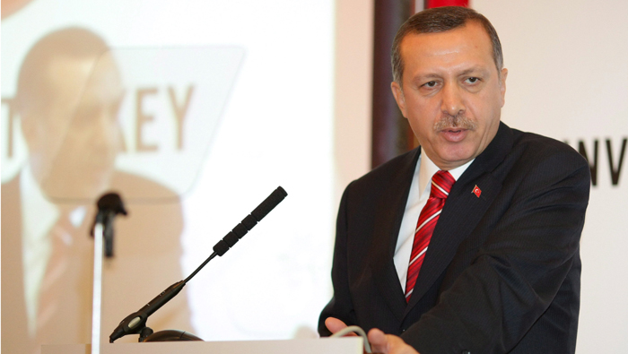 El presidente de Turquía precisó que los periodistas deben pagar 