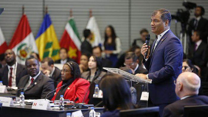 El presidente Rafael Correa propuso  la creación de una misión de cancilleres para viajar a Haití.
