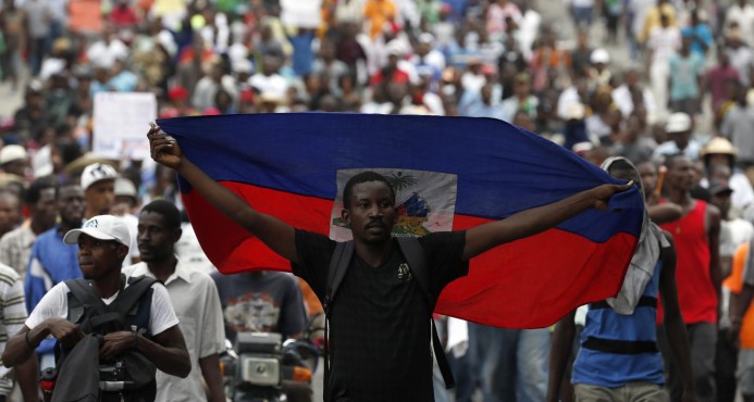 Los haitianos rechazan la injerencia de la OEA.