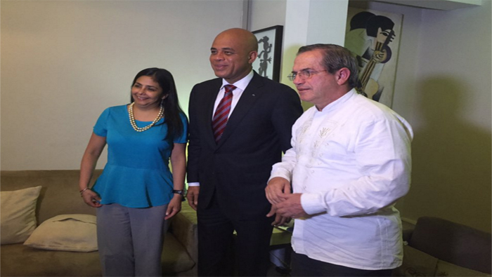 Cancilleres de la CELAC sostienen encuentro con el presidente de Haití, Michell Martely.
