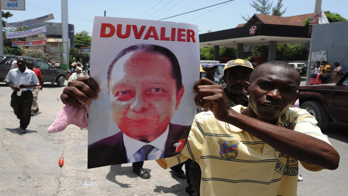 Baby Doc, prolongó el régimen dictatorial impuesto por su padre, François Duvalier durante 15 años.