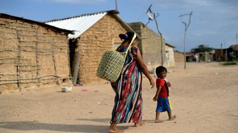 Madres Wayuú han tenido que emigrar debido al hambre en la Guajira.