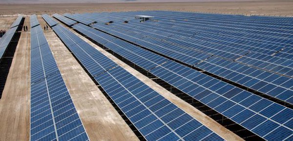 París busca promover el desarrollo de nuevas fuentes de energías en Bolivia