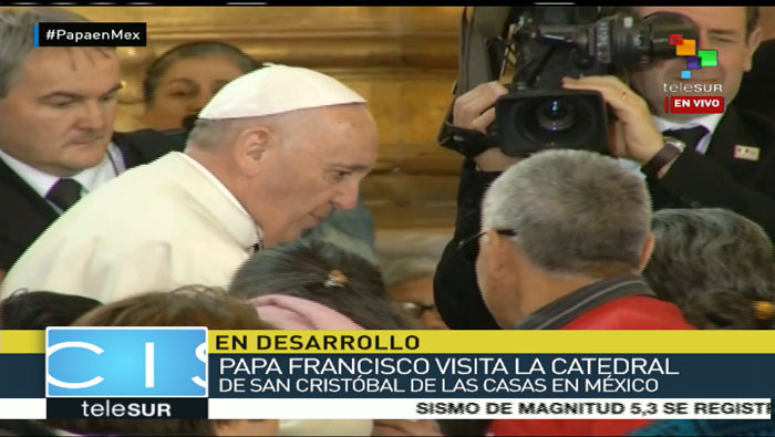 Durante la visita a la Catedral en Chiapas, el papa Francisco pidió a los feligreses que rezaran por él.