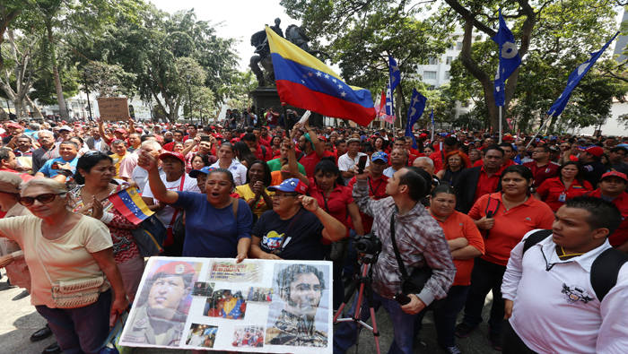A las afueras del Palacio de Gobierno, el pueblo venezolano respaldó las acciones implementadas por el presidente Nicolás Maduro.