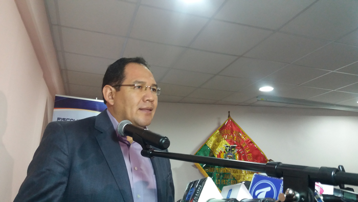 El fiscal general, Ramiro Guerrero, indicó que una comisión de fiscales investiga la violencia desatada este miércoles en El Alto.